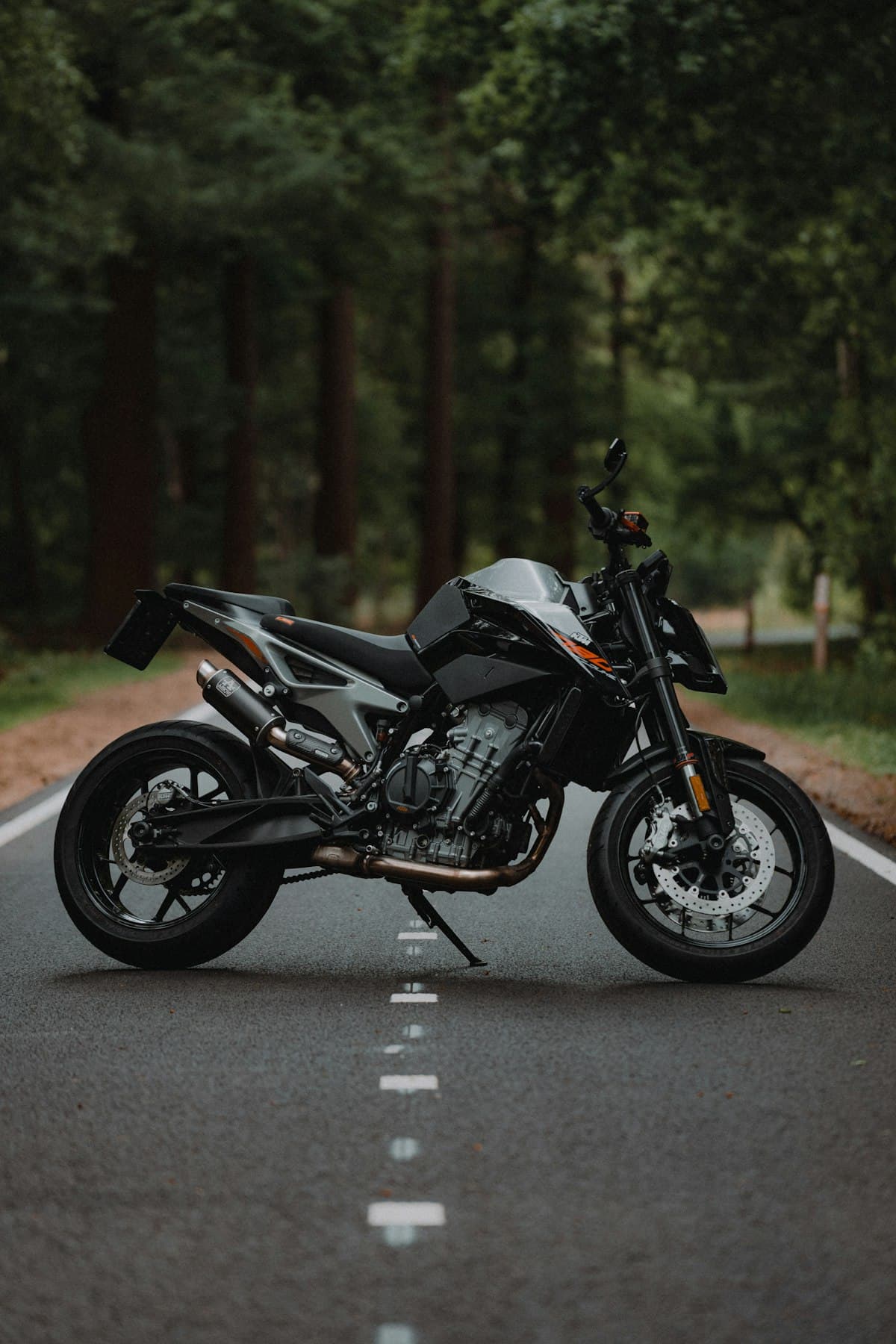 Roadster préparé par L'Atelier des Motards, prêt pour la route