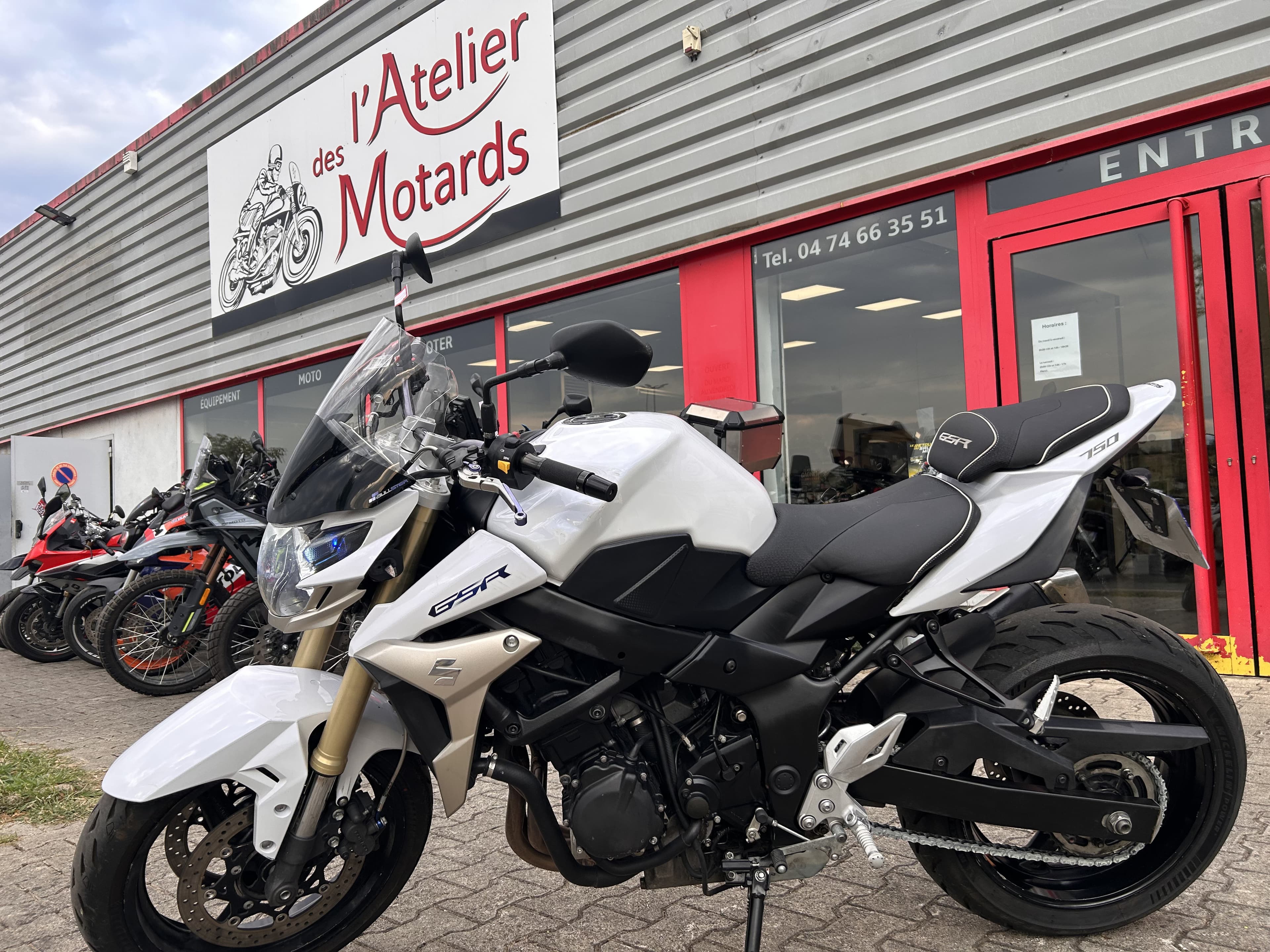 Suzuki 😉 SUZUKI GSR 750 – RÉVISÉE AVANT VENTE – GARANTIE 3 MOIS PMO 😉 2011 d'occasion — L'Atelier des Motards, Villefranche